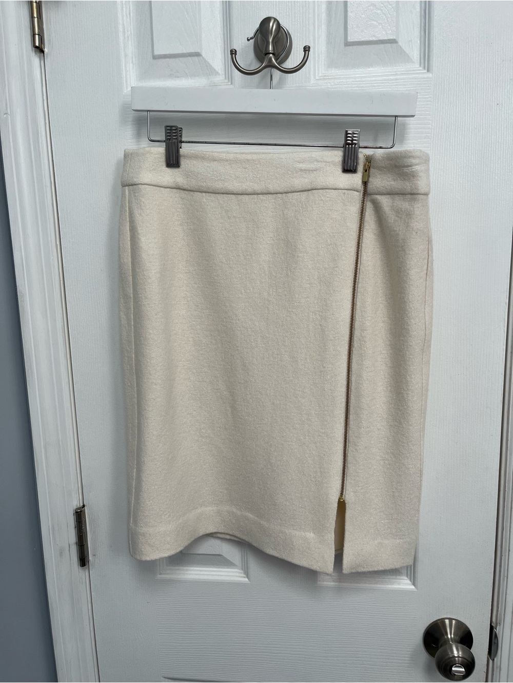 Banana Republic Wool Blend Pencil Skirt Size 8 Gold Zipper Ivory Cream Lined